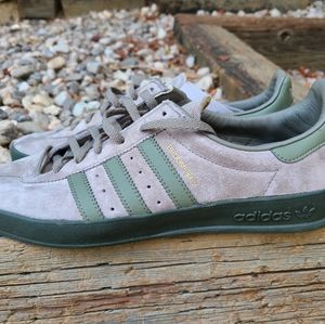 Adidas Bloomfield sz 11.5